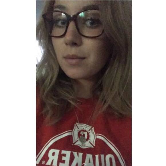 Meet your Posher, Erin - Picture 1 of 1